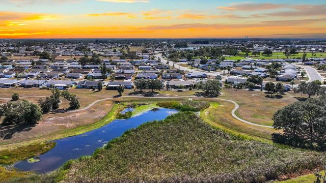 829 FOX HILLS DRIVE, Sun City Center, FL 33573