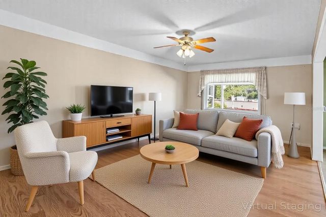 829 FOX HILLS DRIVE, Sun City Center, FL 33573