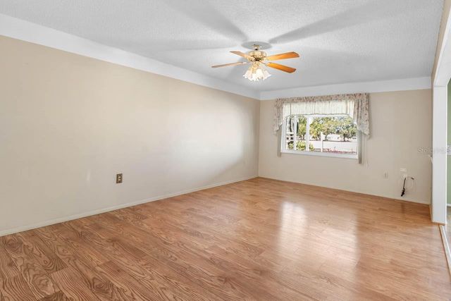 829 FOX HILLS DRIVE, Sun City Center, FL 33573