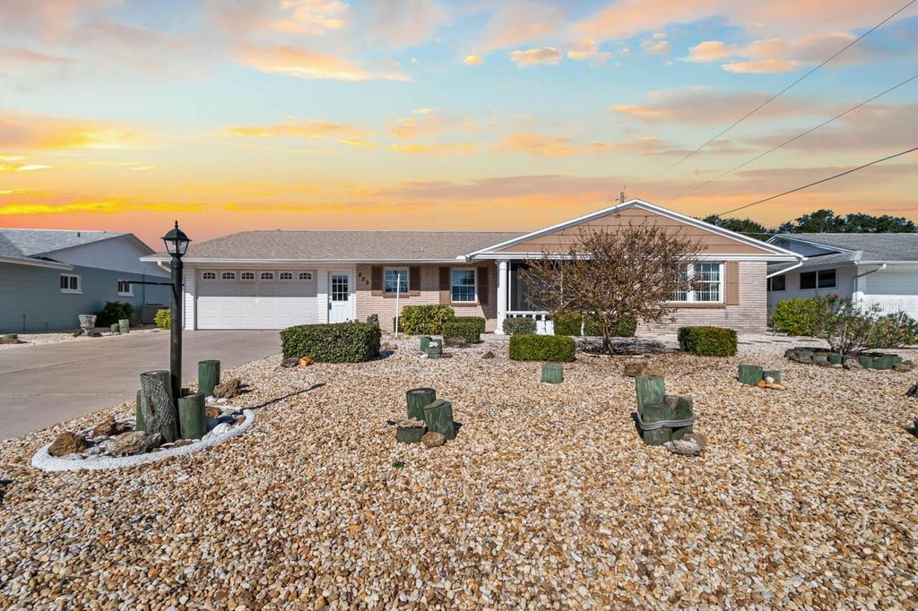 829 FOX HILLS DRIVE, Sun City Center, FL 33573