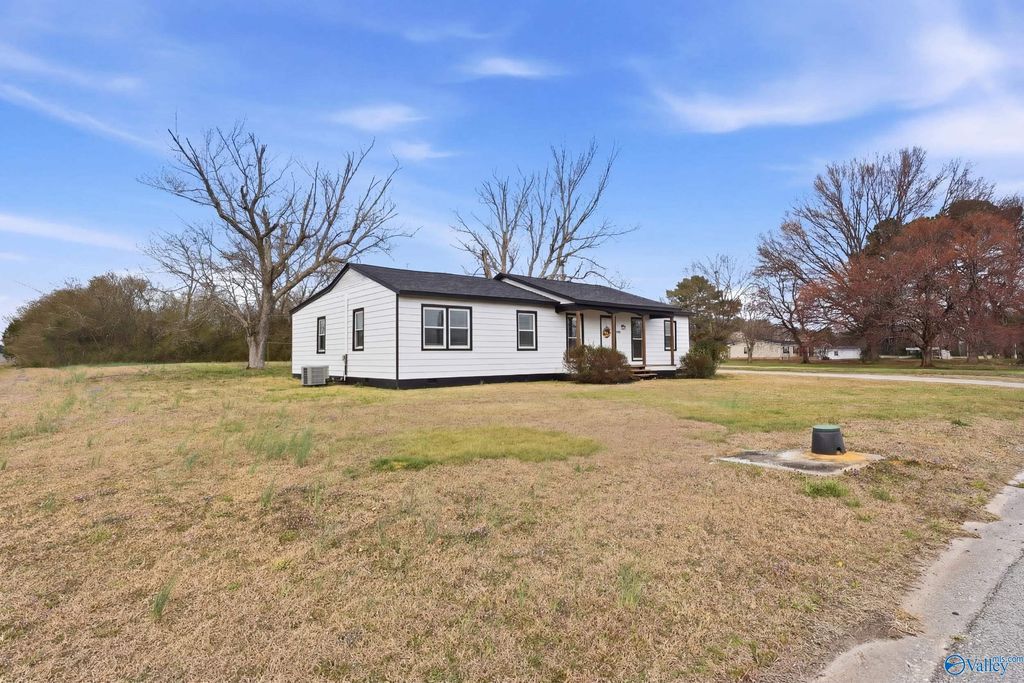 648 Scott Road, Hazel Green, AL 35750