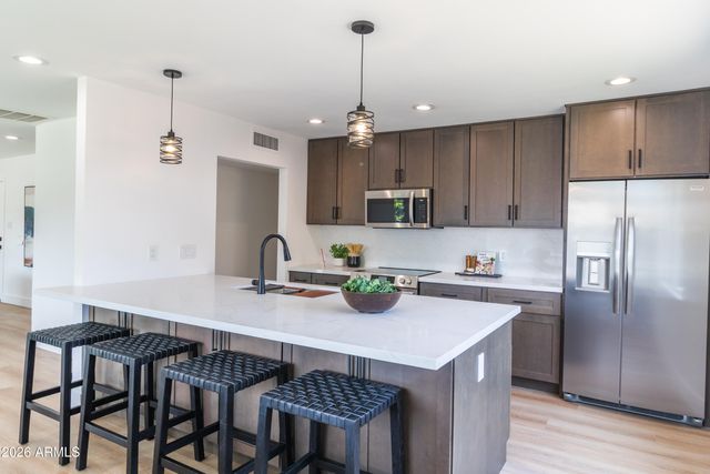 8643 E RANCHO VISTA Drive, Scottsdale, AZ 85251