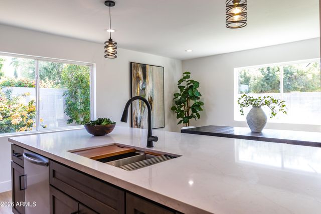 8643 E RANCHO VISTA Drive, Scottsdale, AZ 85251