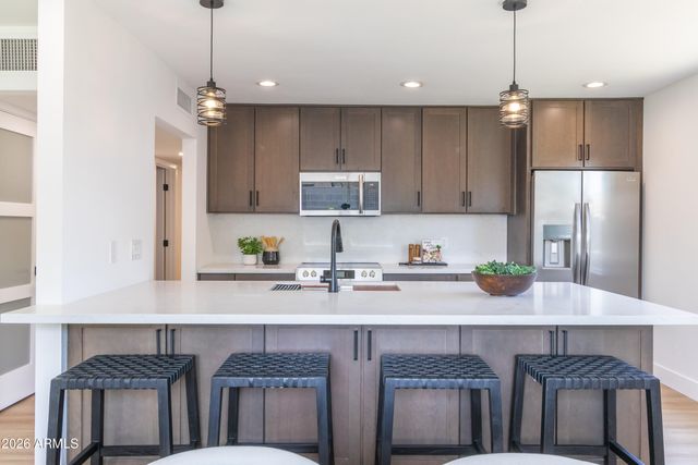 8643 E RANCHO VISTA Drive, Scottsdale, AZ 85251