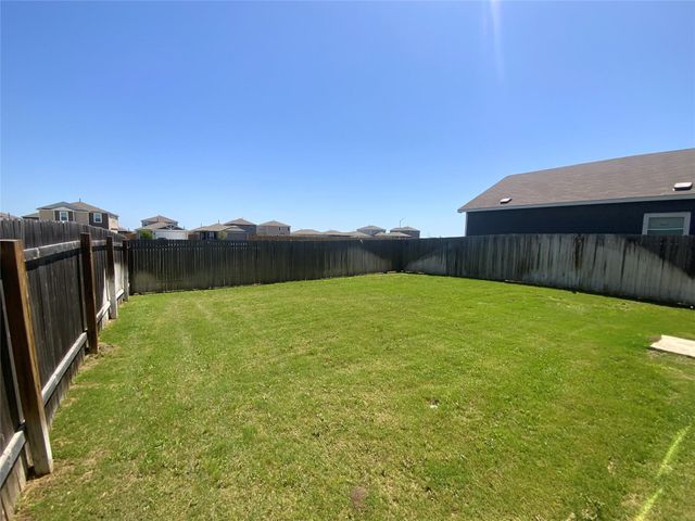 131 Soapstone PASS, Maxwell, TX 78656