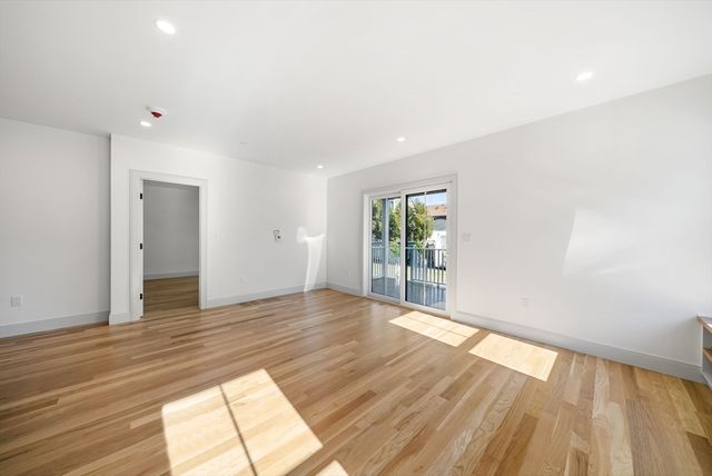 6-8 South 1, Stoneham, MA 02180