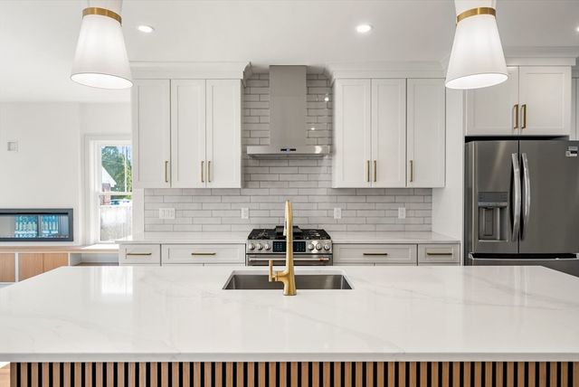 6-8 South 1, Stoneham, MA 02180