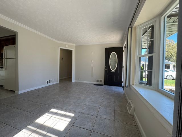12 Currey Court, Bristol, CT 06010