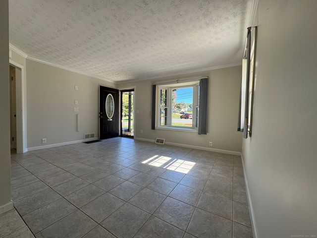 12 Currey Court, Bristol, CT 06010