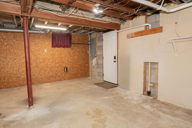 953 W Burns Valley Road, Winona, MN 55987