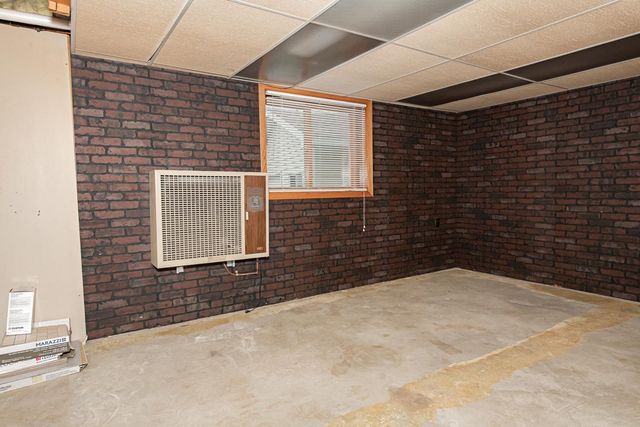 953 W Burns Valley Road, Winona, MN 55987