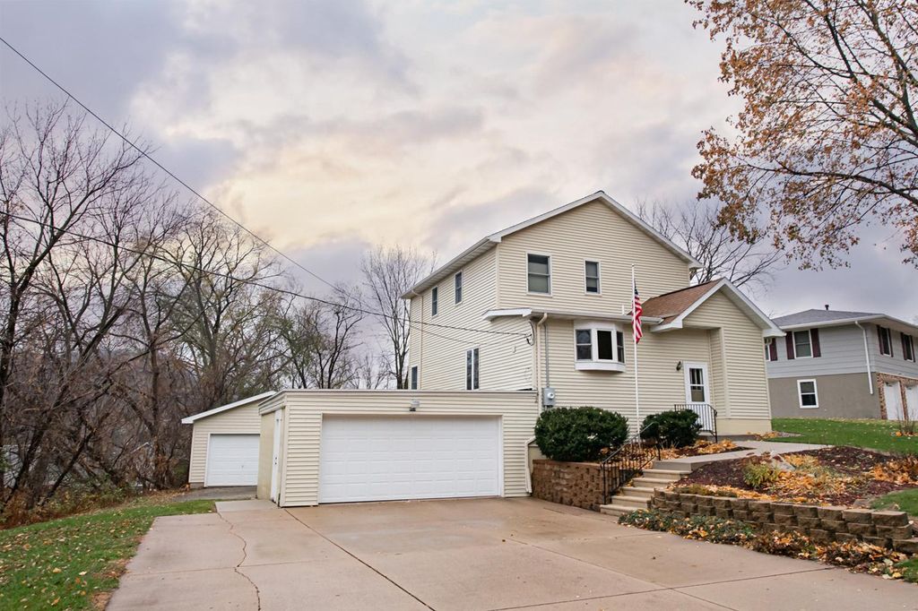 953 W Burns Valley Road, Winona, MN 55987