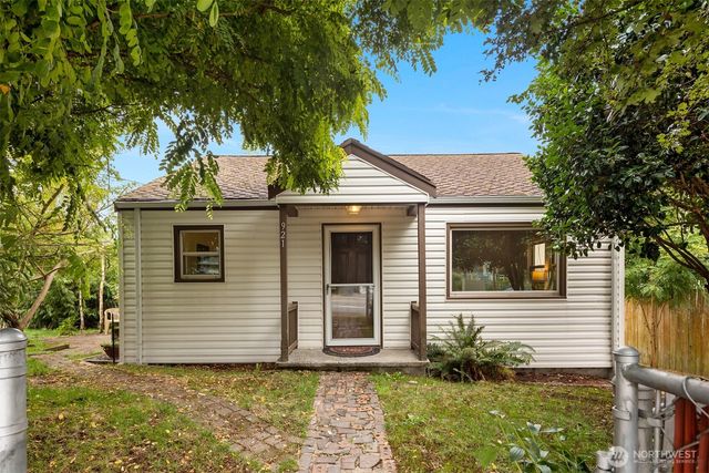 921 SW 102nd Street, Seattle, WA 98146