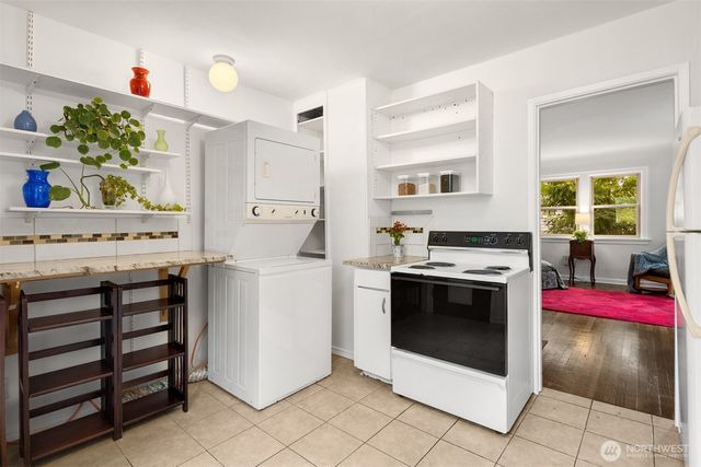 921 SW 102nd Street, Seattle, WA 98146