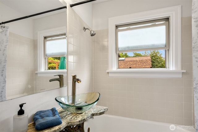 921 SW 102nd Street, Seattle, WA 98146
