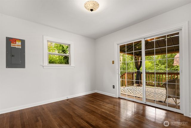 921 SW 102nd Street, Seattle, WA 98146
