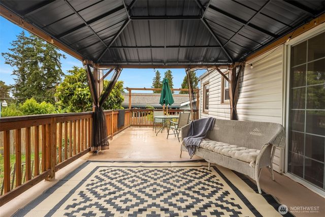 921 SW 102nd Street, Seattle, WA 98146