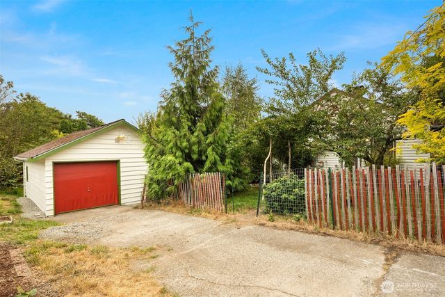 921 SW 102nd Street, Seattle, WA 98146