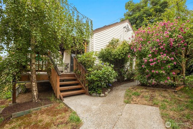 921 SW 102nd Street, Seattle, WA 98146