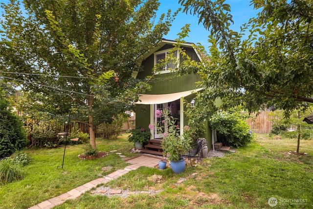 921 SW 102nd Street, Seattle, WA 98146