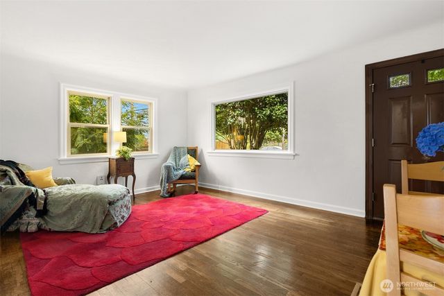 921 SW 102nd Street, Seattle, WA 98146
