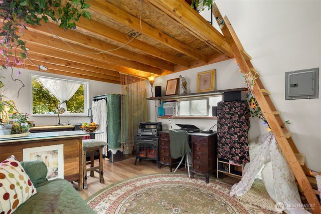 921 SW 102nd Street, Seattle, WA 98146