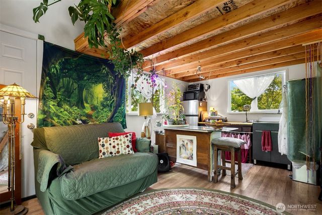 921 SW 102nd Street, Seattle, WA 98146