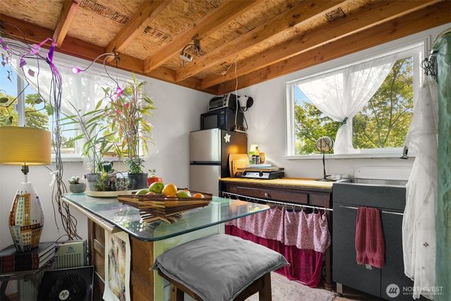 921 SW 102nd Street, Seattle, WA 98146