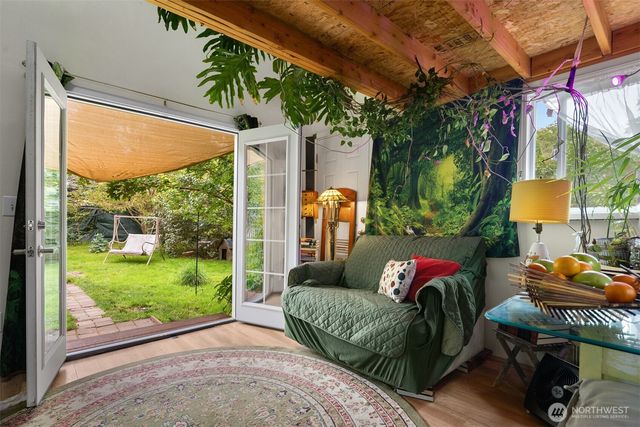 921 SW 102nd Street, Seattle, WA 98146