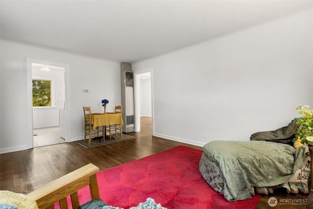 921 SW 102nd Street, Seattle, WA 98146