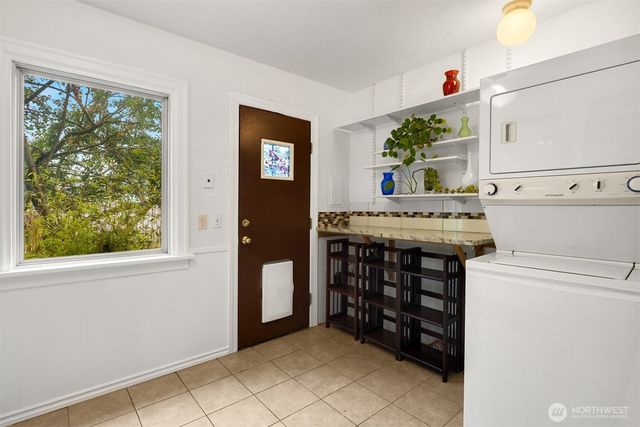 921 SW 102nd Street, Seattle, WA 98146