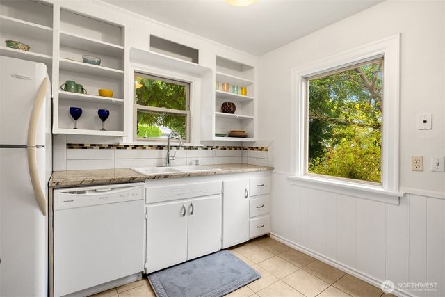 921 SW 102nd Street, Seattle, WA 98146
