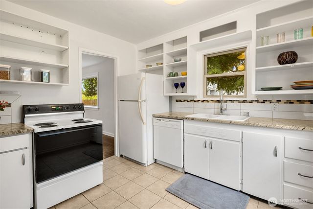 921 SW 102nd Street, Seattle, WA 98146