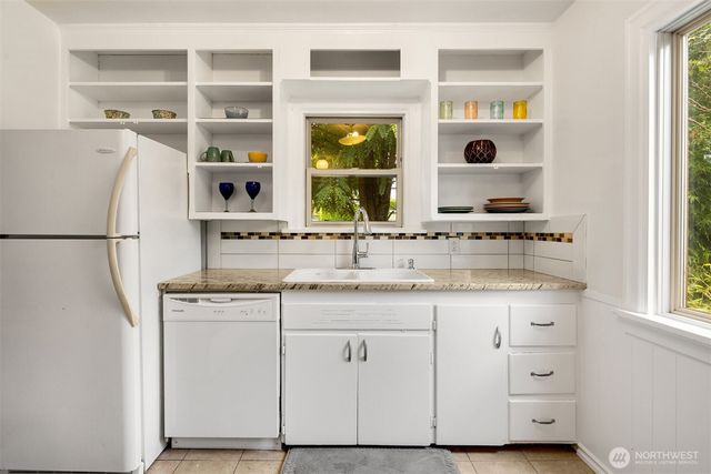 921 SW 102nd Street, Seattle, WA 98146
