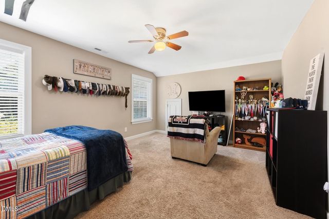 8621 Jordan Meadow Drive, Fuquay Varina, NC 27526