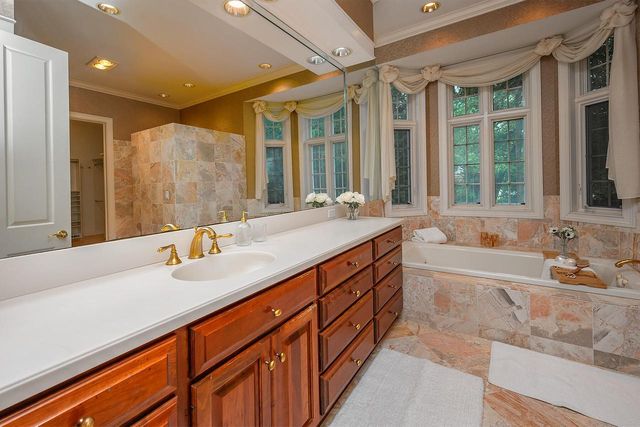 14425 Westover ROAD, Elm Grove, WI 53122