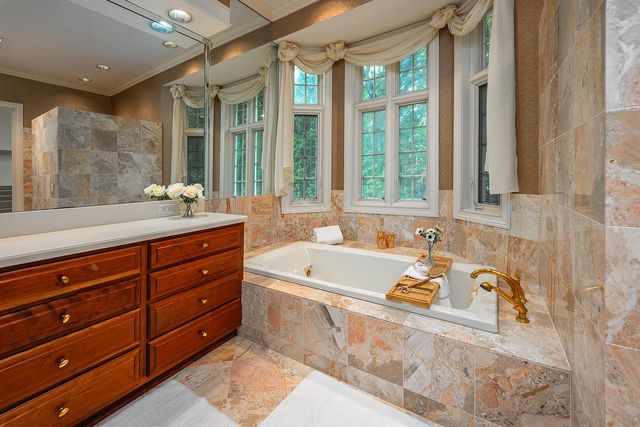14425 Westover ROAD, Elm Grove, WI 53122