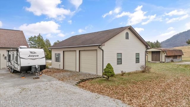 9228 Washington Pike, Corryton, TN 37721