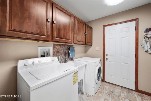 9228 Washington Pike, Corryton, TN 37721