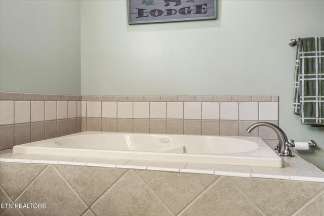 9228 Washington Pike, Corryton, TN 37721