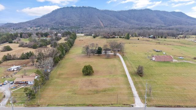 9228 Washington Pike, Corryton, TN 37721