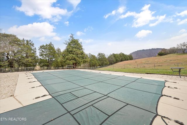 9228 Washington Pike, Corryton, TN 37721