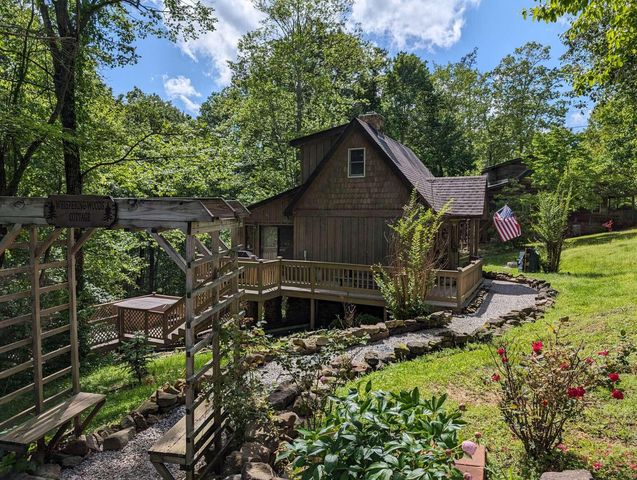 239 Enchanted Forest Way, Burnside, KY 42519