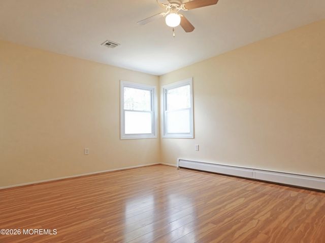 99 Selkirk Avenue, Toms River, NJ 08757