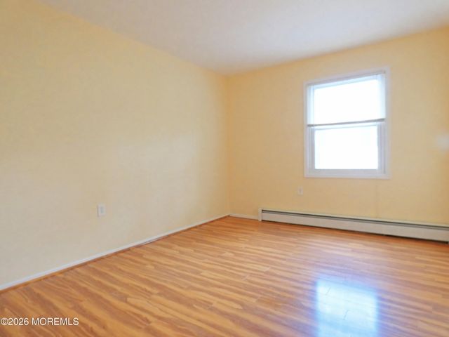 99 Selkirk Avenue, Toms River, NJ 08757