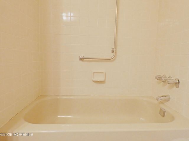 99 Selkirk Avenue, Toms River, NJ 08757