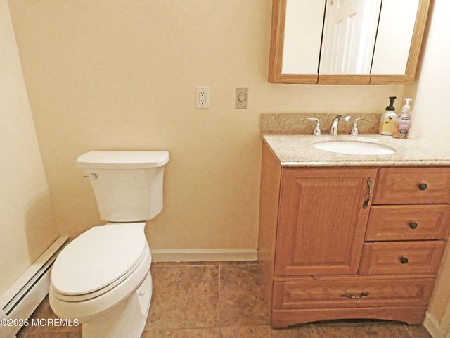 99 Selkirk Avenue, Toms River, NJ 08757