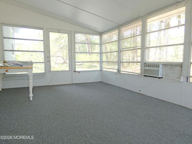 99 Selkirk Avenue, Toms River, NJ 08757