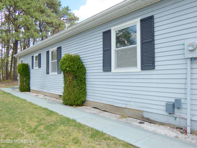 99 Selkirk Avenue, Toms River, NJ 08757