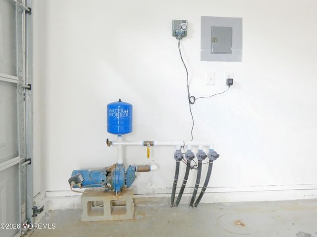 99 Selkirk Avenue, Toms River, NJ 08757